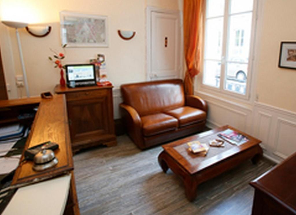 Hotel Le Home Saint Louis Версал Екстериор снимка